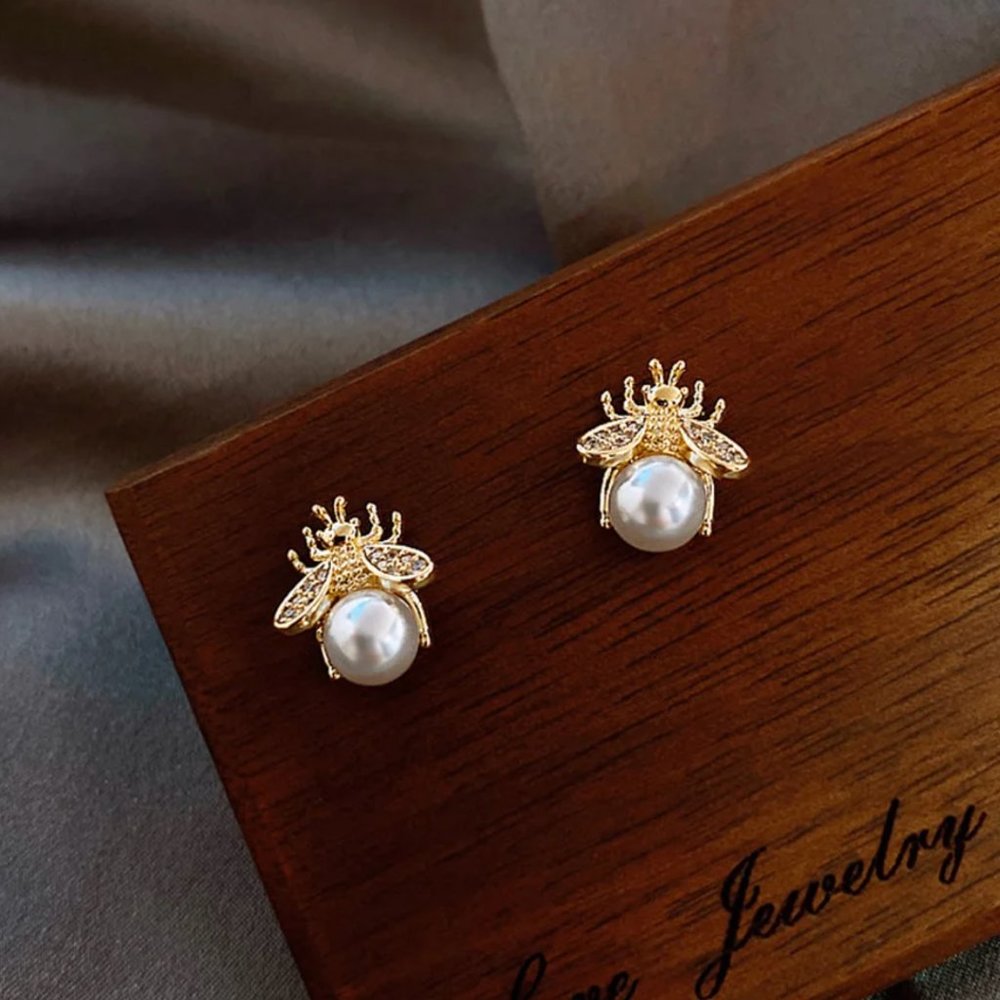 Golden Honeybee Pearl Stud Earrings - Picture 2 of 4